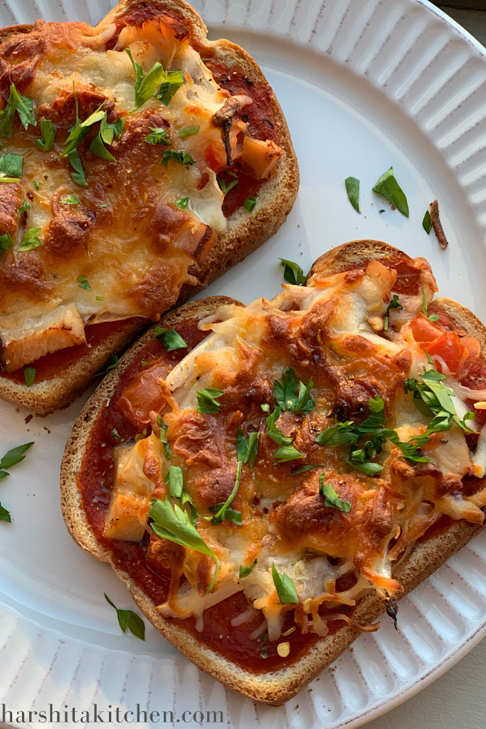 Easy Pizza Toast in 10 Minutes